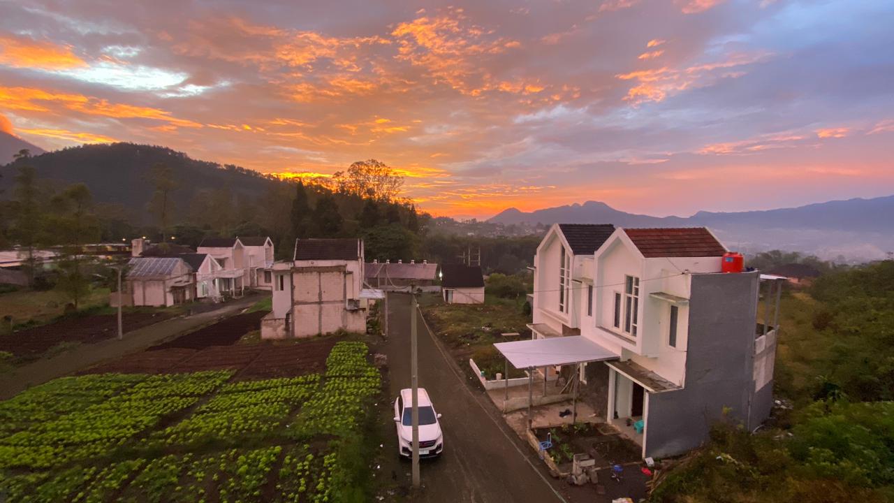 Villa Aman dan Nyaman